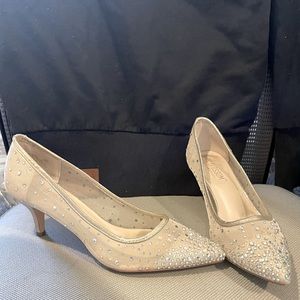 Stunning bridal shoes.